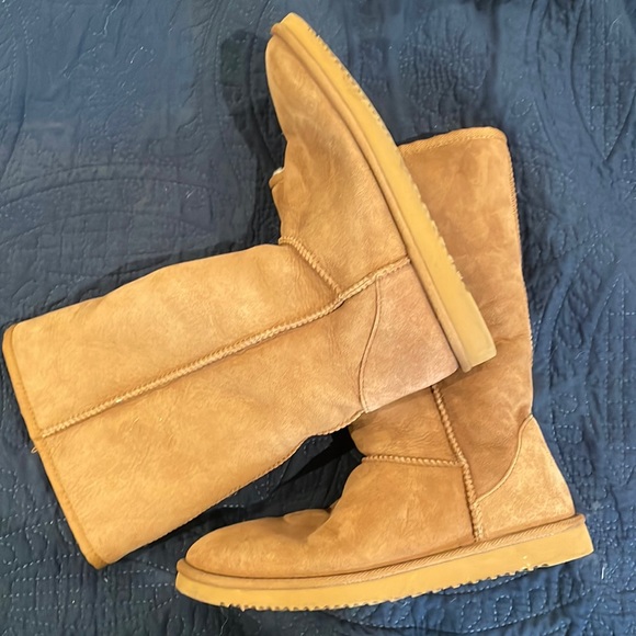 Sheepskin Tan Boots - Picture 1 of 6